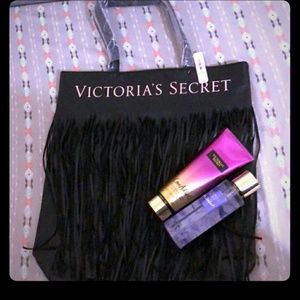 Victoria Secret Bag & 2pc Love Addict set NWT